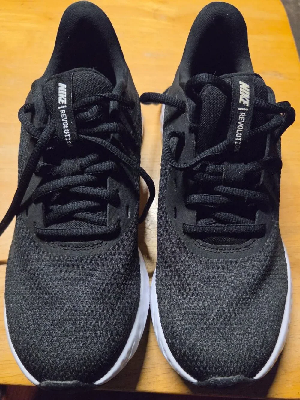 Women's Nike Size 7 Revolution
